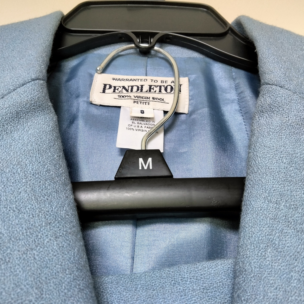 Pendleton Ladies Suit. - Picture 2 of 5